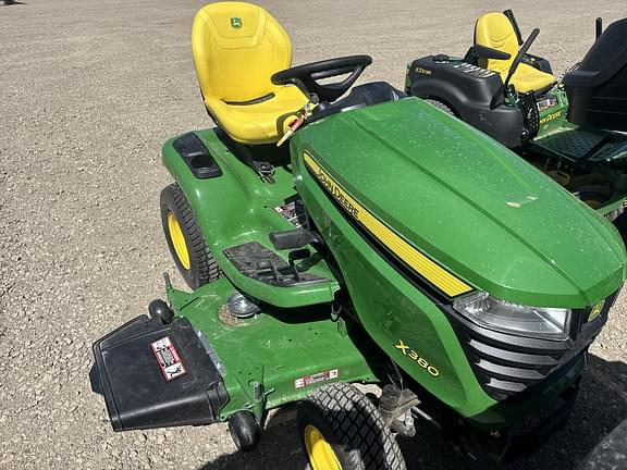 Image of John Deere X380 equipment image 1
