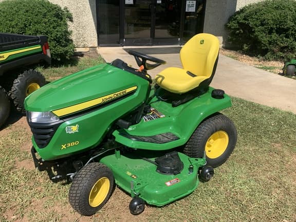 Image of John Deere X380 equipment image 1