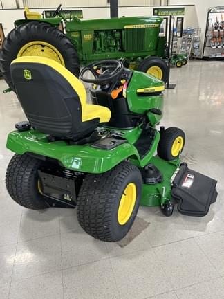 Image of John Deere X380 equipment image 3