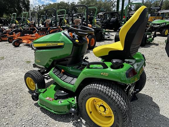 Image of John Deere X384 equipment image 3