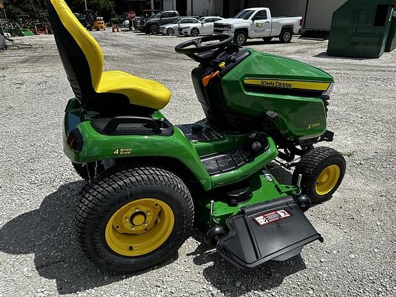 Image of John Deere X384 equipment image 1