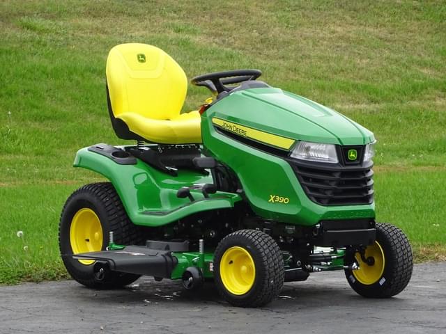Image of John Deere X390 equipment image 2