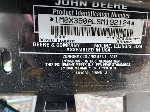 Image of John Deere X390 equipment image 1