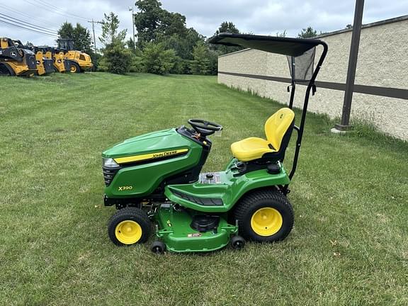 Image of John Deere X390 equipment image 3
