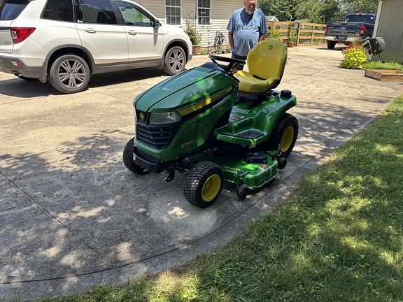 Image of John Deere X390 equipment image 3