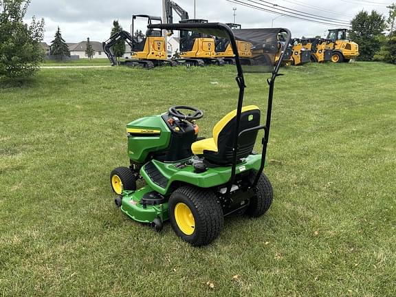 Image of John Deere X390 equipment image 4