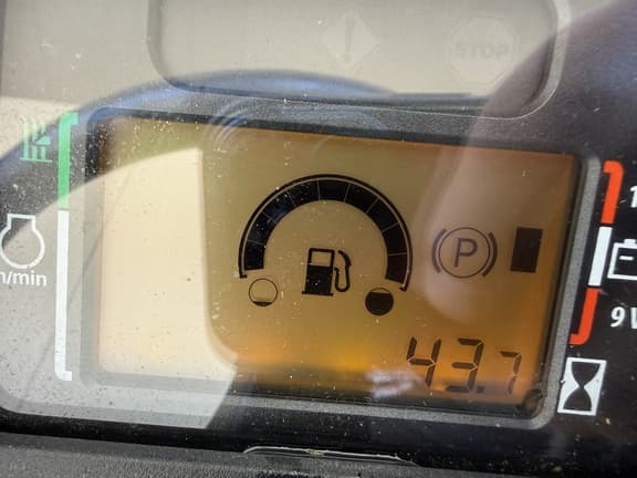 Image of John Deere X390 equipment image 3