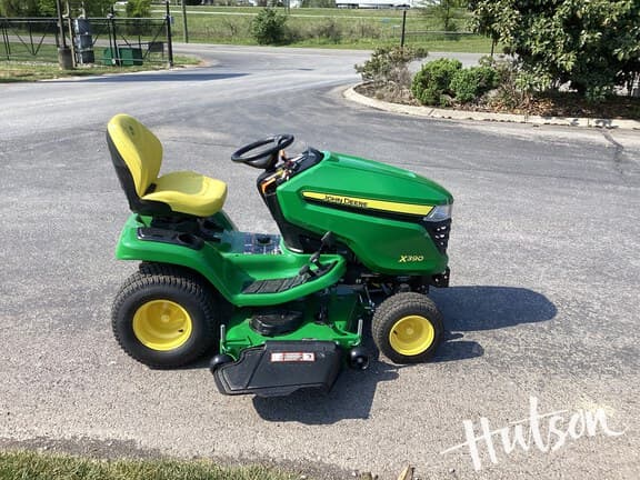Image of John Deere X390 equipment image 3