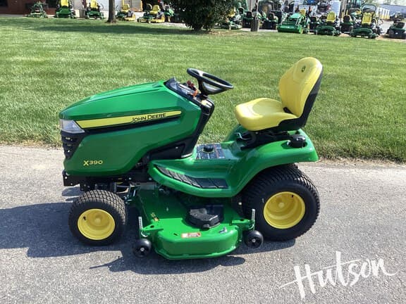 Image of John Deere X390 equipment image 2