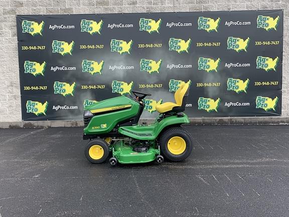 Image of John Deere X390 equipment image 1