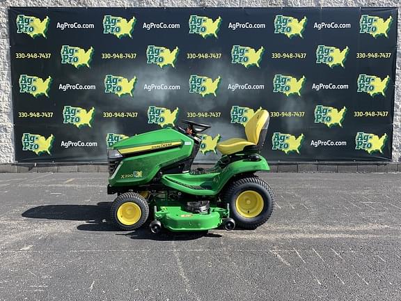 Image of John Deere X390 equipment image 1
