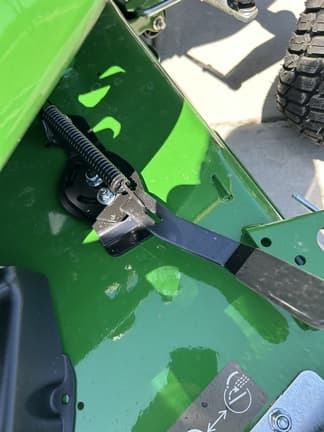 Image of John Deere X390 equipment image 3