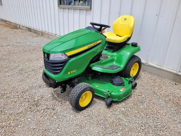 2025 John Deere X390 Equipment Image0