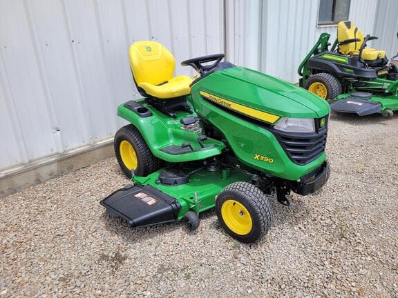 Image of John Deere X390 equipment image 1