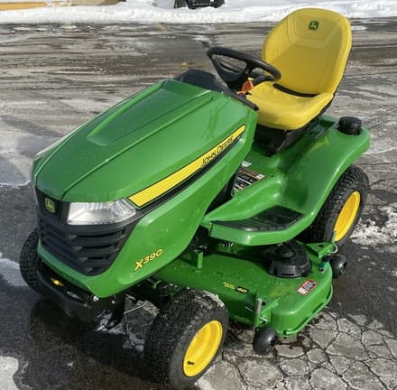 Image of John Deere X390 equipment image 1