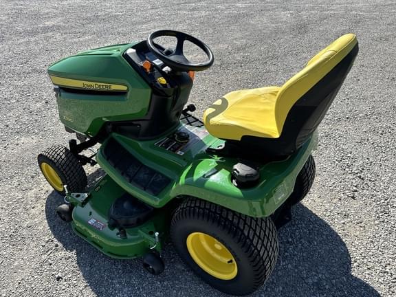 Image of John Deere X390 equipment image 4