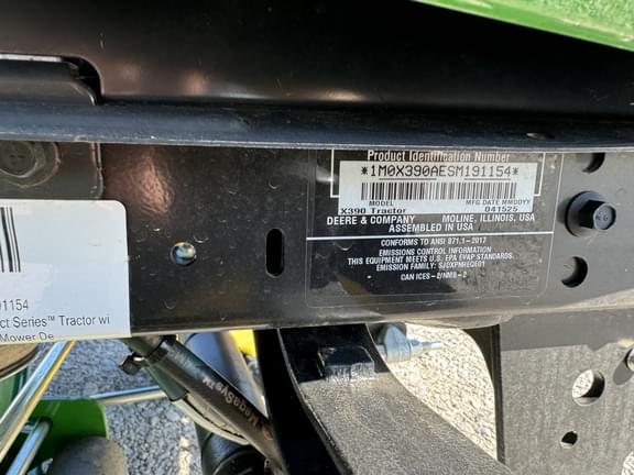 Image of John Deere X390 equipment image 1