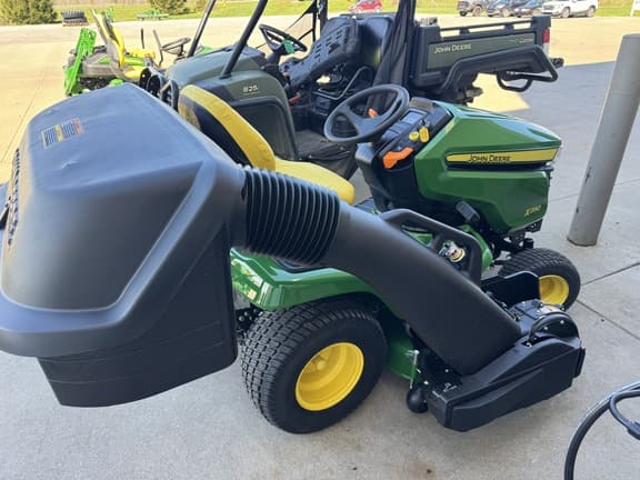 Image of John Deere X390 equipment image 3