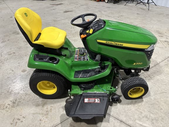Image of John Deere X390 equipment image 4