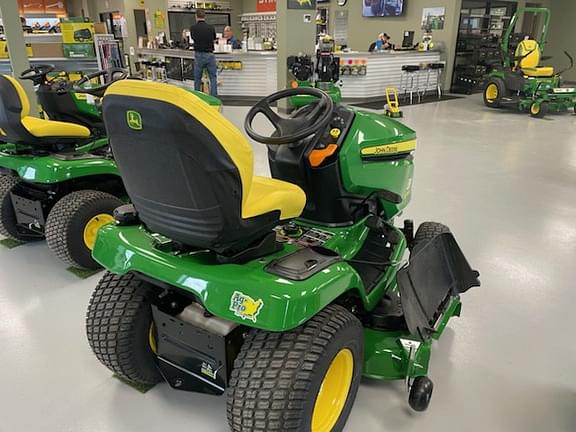 Image of John Deere X390 equipment image 3