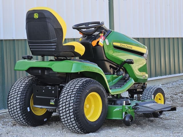 Image of John Deere X390 equipment image 3