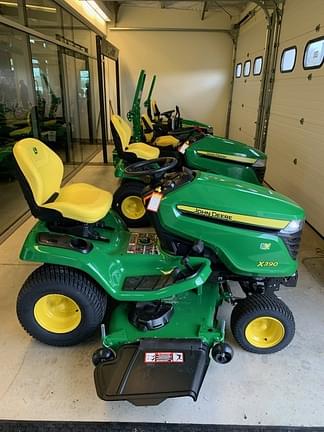 Image of John Deere X390 equipment image 1