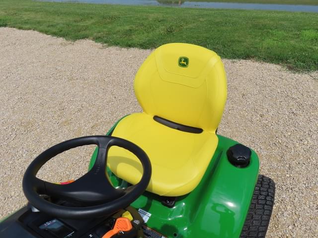 Image of John Deere X394 equipment image 3