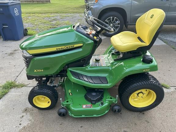 Image of John Deere X394 equipment image 1
