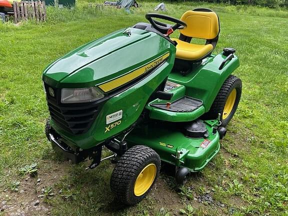Image of John Deere X570 equipment image 3
