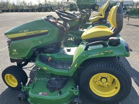Image of John Deere X570 equipment image 1