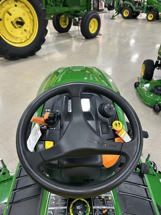 Image of John Deere X570 equipment image 4