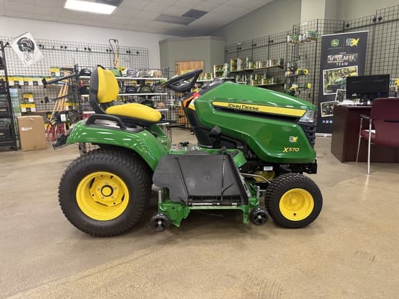 Image of John Deere X570 equipment image 2
