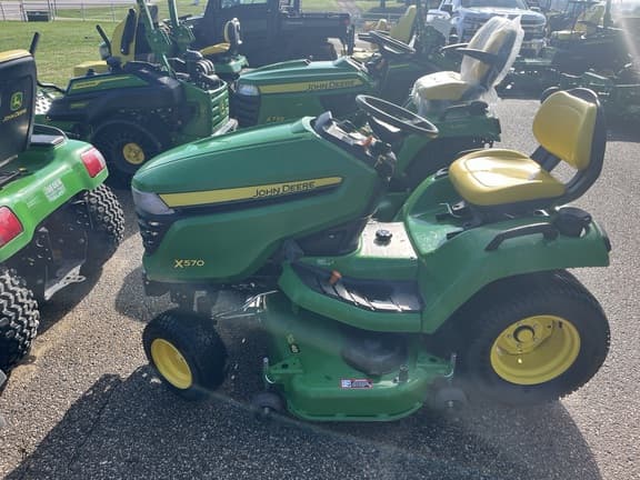 Image of John Deere X570 equipment image 1