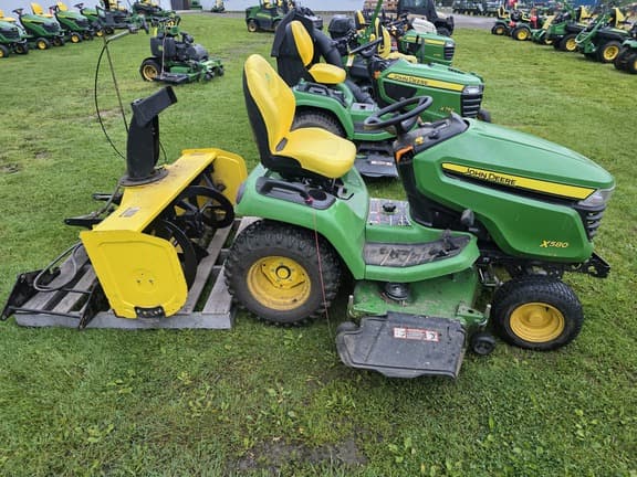 Image of John Deere X580 equipment image 2