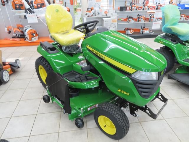 Image of John Deere X580 equipment image 1