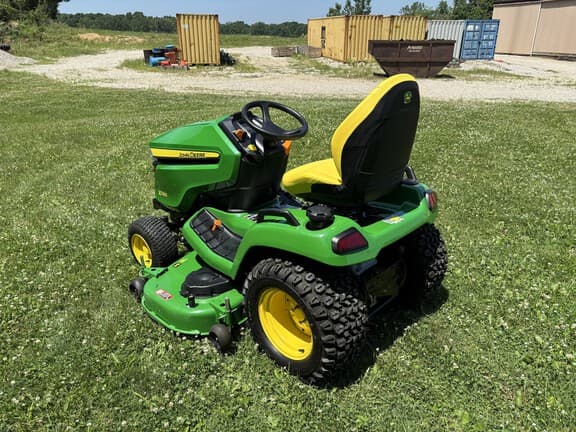 Image of John Deere X580 equipment image 4
