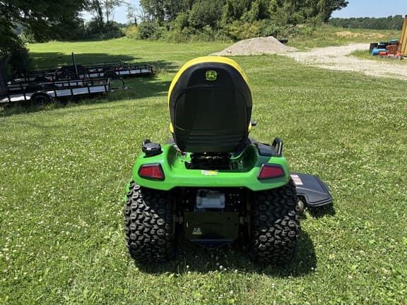 Image of John Deere X580 equipment image 3