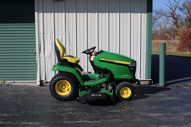 Image of John Deere X580 equipment image 1