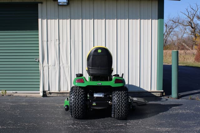 Image of John Deere X580 equipment image 3
