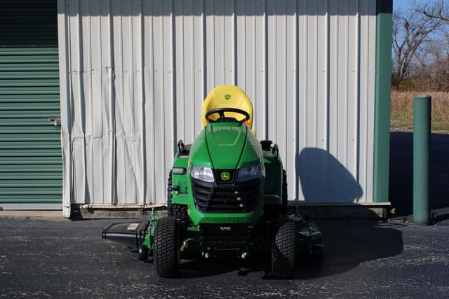 Image of John Deere X580 equipment image 2