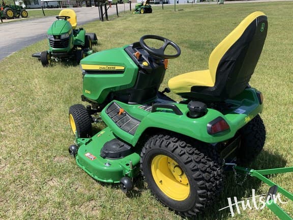 Image of John Deere X580 equipment image 3
