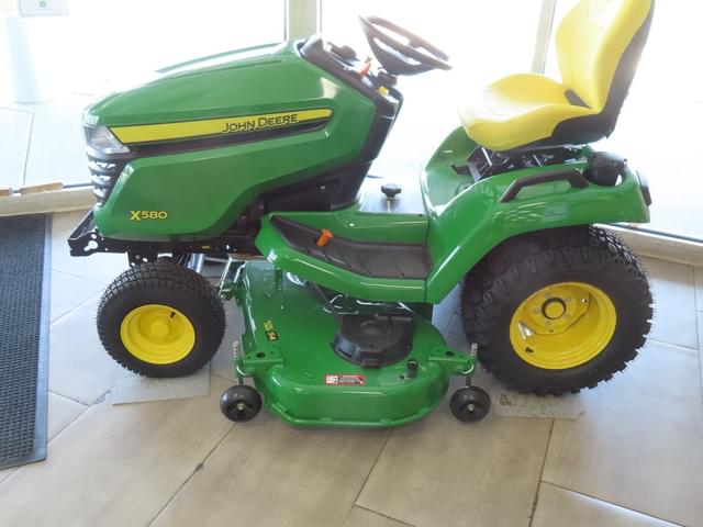 Image of John Deere X580 equipment image 2