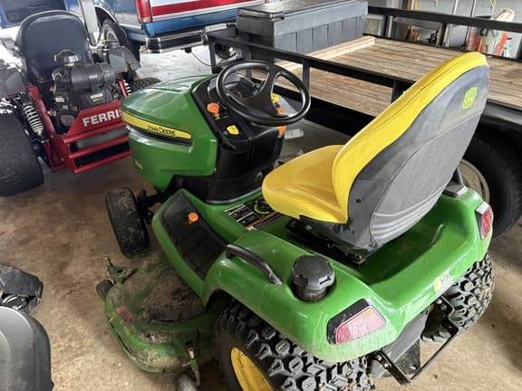 Image of John Deere X580 equipment image 3