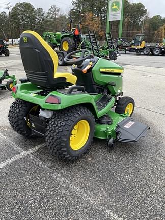 Image of John Deere X580 equipment image 1