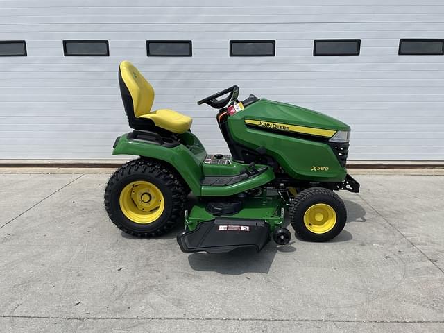 Image of John Deere X580 equipment image 3