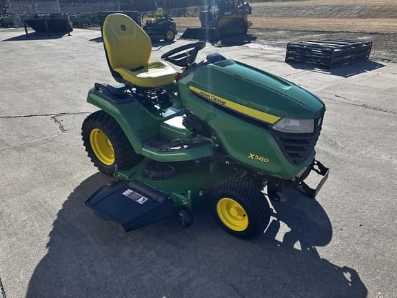 Image of John Deere X580 equipment image 2