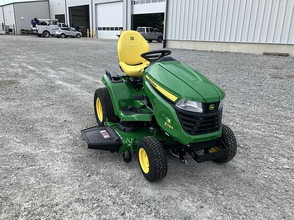 Image of John Deere X584 equipment image 1