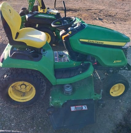 2025 John Deere X590 Equipment Image0