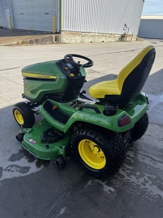 Image of John Deere X590 equipment image 4