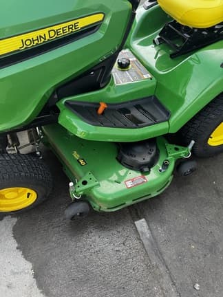 Image of John Deere X590 equipment image 4